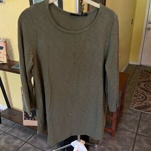 Jones New York Olive Long Sleeve Top. Never worn. Nonsmoking home.